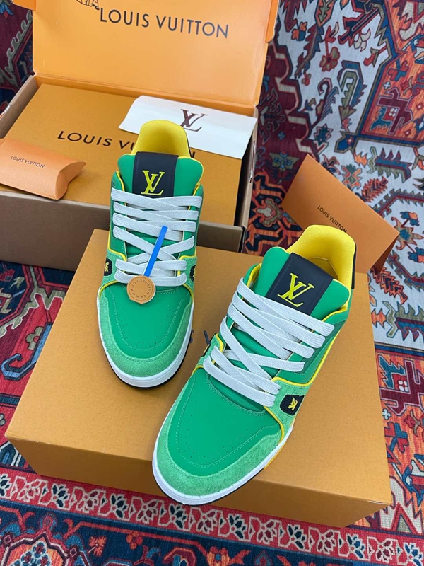 ルイヴィトン靴背面デザイン